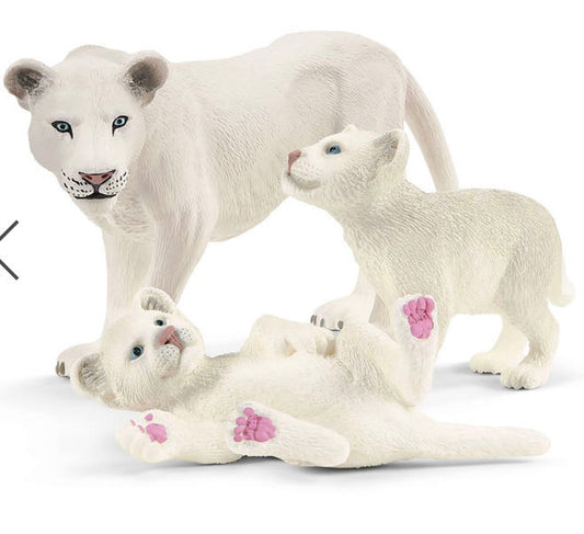 LION MOTHER WITH CUBS