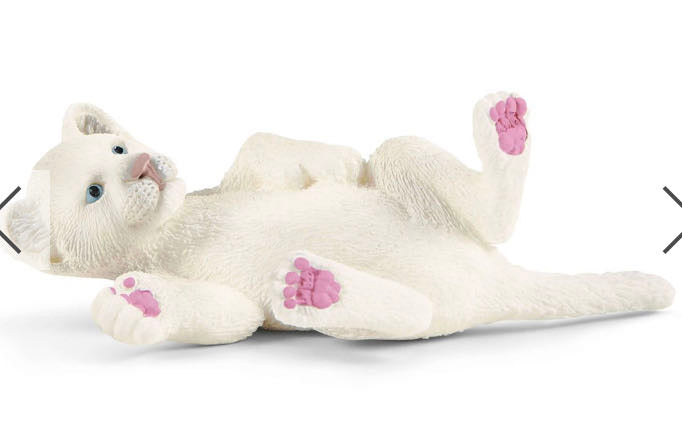 LION MOTHER WITH CUBS