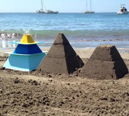 Sandcastle builders - Pira