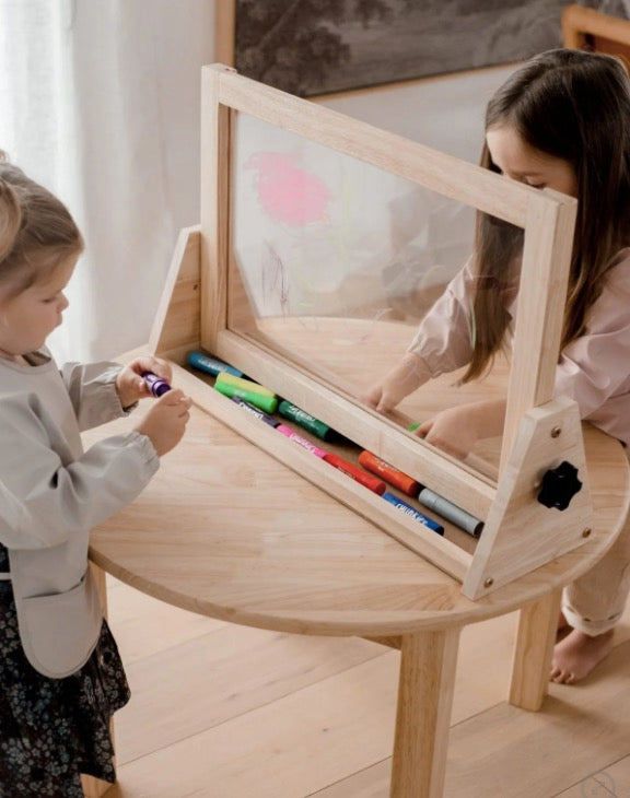 QToys 4 in 1 table Easel