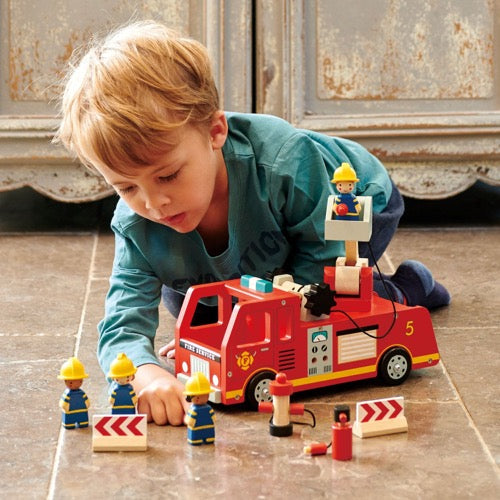 Tender Leaf Fire Engine TL8367