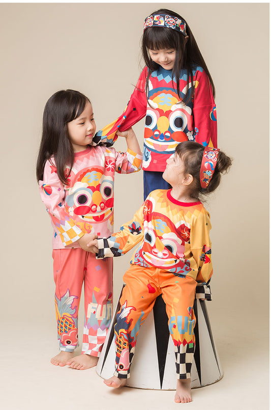 N401034 虎闹家居服-鹅冠红+星蓝 110cm